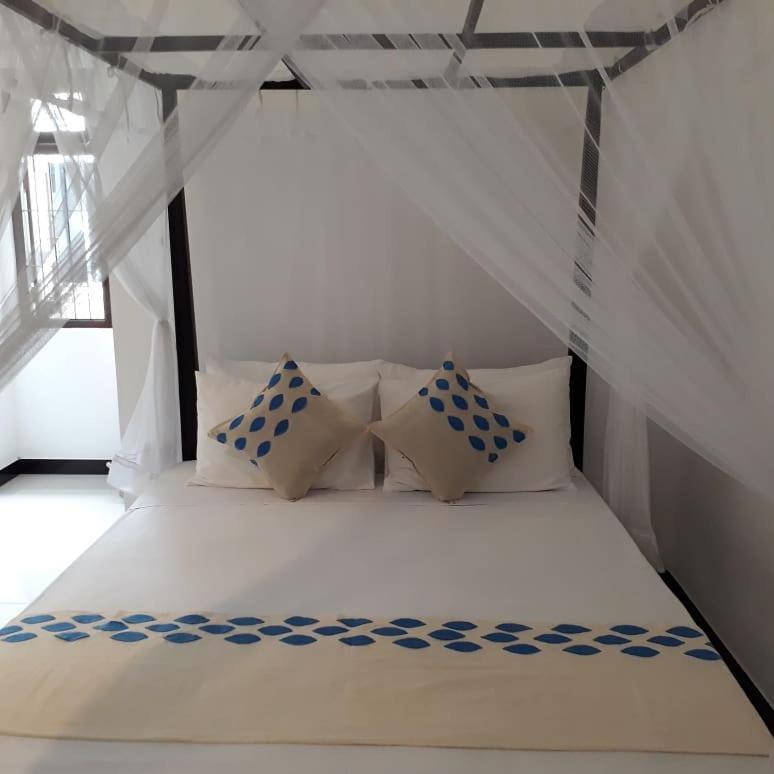Apna Homestay Apartments Унаватуна Экстерьер фото